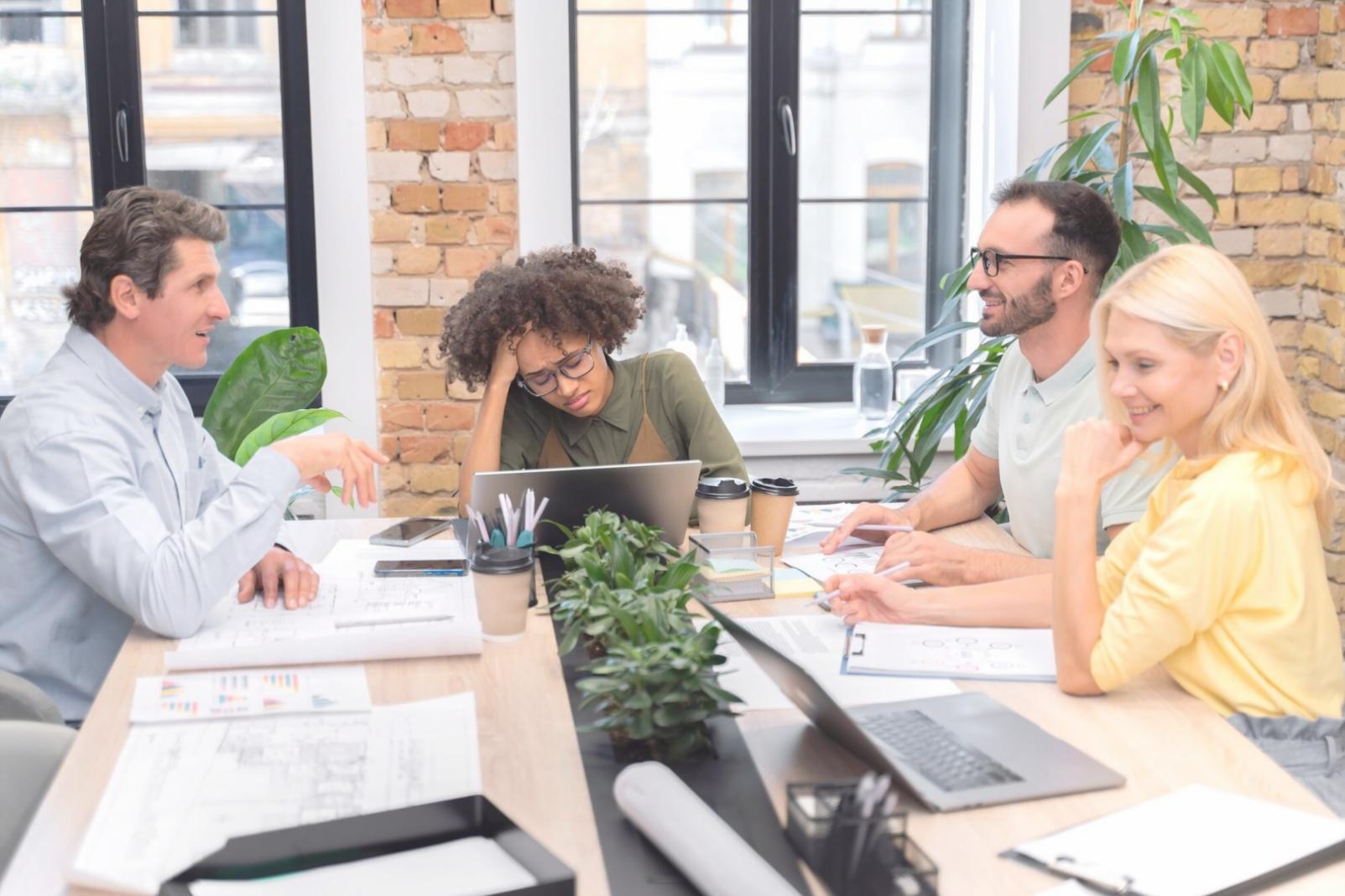 Análisis de presupuestos y documentación financiera